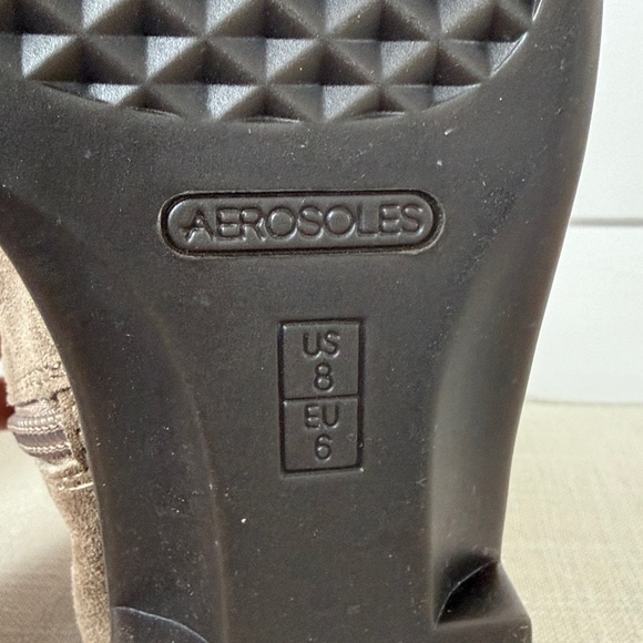 Women’s AEROSOLES Taupe Suede Ankle Booties - Picture 2 of 5